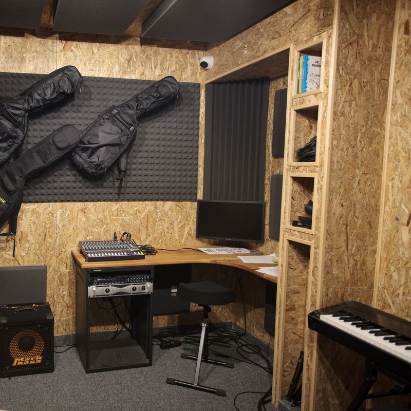 Music room photo 2